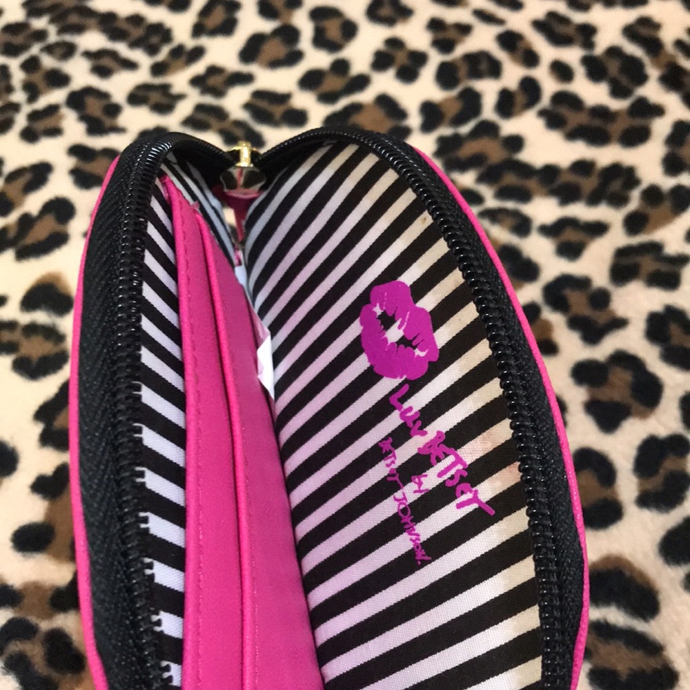 LUV BETSEY JOHNSON Pink 💕 Kitty Wallet Wristlet ID Credit Card Coin Purse Cute - Picture 10 of 10